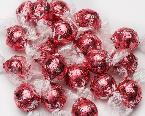 Lindt Lindor Strawberries & Cream Supply